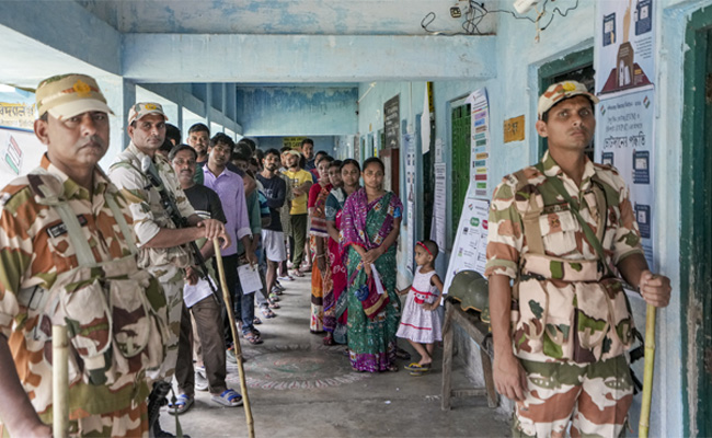 Bengal: Over 55 pc turnout till 1 pm in repoll in 15 booths of 2 assembly seats